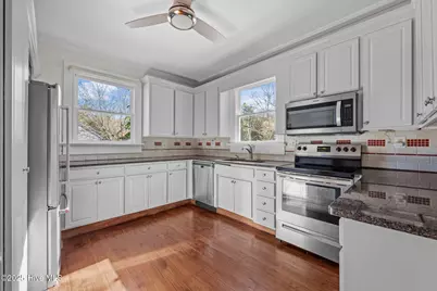 723 Pollock Street, New Bern, NC 28562 - Photo 17