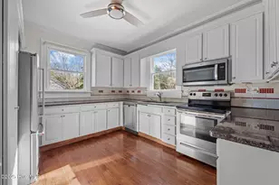 723 Pollock St, New Bern, NC 28562 - Photo 17