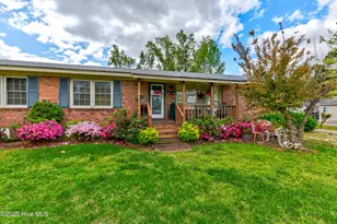 307 W Westbrook St, Wallace, NC 28466 - Photo 5