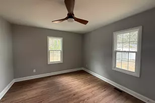 203 Stewart Ave, Clinton, NC 28328 - Photo 9