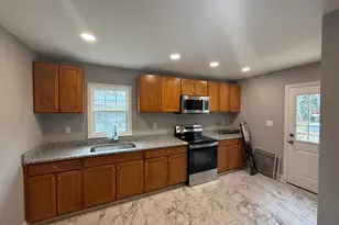 203 Stewart Ave, Clinton, NC 28328 - Photo 13