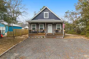 125 NW 15th St, Oak Island, NC 28465 - Photo 3
