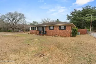 602 4th St, Hamlet, NC 28345 - Photo 3