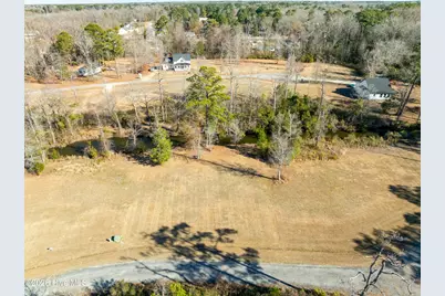 325 Winterberry Court, Washington, NC 27889 - Photo 3