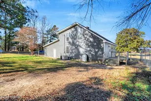 394 Mallie Pearce Rd, Zebulon, NC 27597 - Photo 5