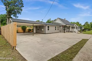 705 Bullard St, Roseboro, NC 28382 - Photo 3