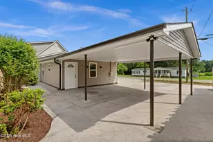 705 Bullard St, Roseboro, NC 28382 - Photo 5