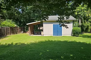 200 Coharie Dr, Clinton, NC 28328 - Photo 5