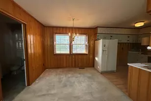 703 Underwood St, Clinton, NC 28328 - Photo 3
