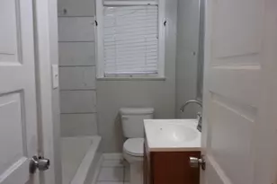 704 Dixon St, Kinston, NC 28501 - Photo 5