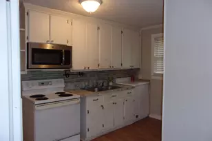 704 Dixon St, Kinston, NC 28501 - Photo 3