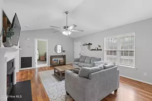 913 E Sanders St, Four Oaks, NC 27524 - Photo 5