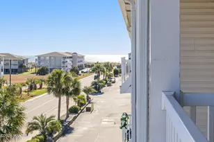 105 SE 58th St, Oak Island, NC 28465 - Photo 3