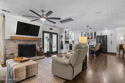 213 Pensacola Avenue, Morehead City, NC 28557 - Photo 5