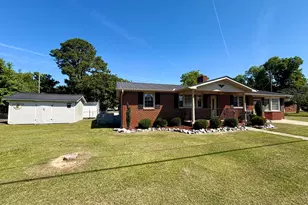 200 1st St, Williamston, NC 27892 - Photo 3
