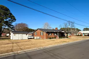 200 1st St, Williamston, NC 27892 - Photo 3
