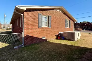 200 1st St, Williamston, NC 27892 - Photo 13