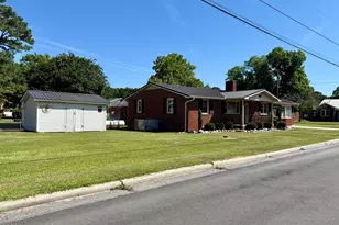 200 1st St, Williamston, NC 27892 - Photo 7