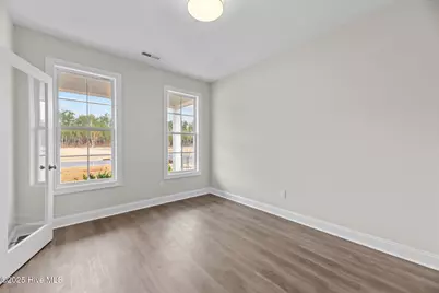 1015 Brighton Drive, New Bern, NC 28562 - Photo 9