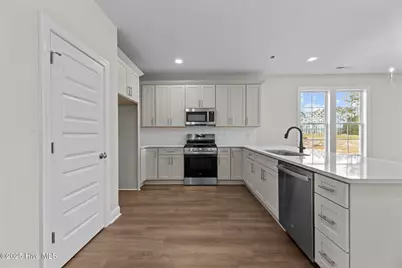 1015 Brighton Drive, New Bern, NC 28562 - Photo 11