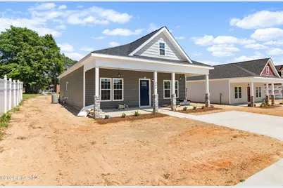 804 Holmes Street, Clinton, NC 28328 - Photo 3