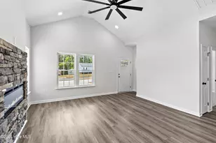 804 Holmes St, Clinton, NC 28328 - Photo 7