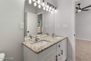 802 Holmes St, Clinton, NC 28328 - Photo 23