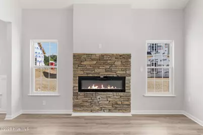 802 Holmes Street, Clinton, NC 28328 - Photo 5