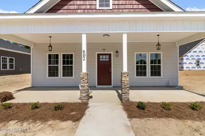 802 Holmes Street, Clinton, NC 28328 - Photo 1