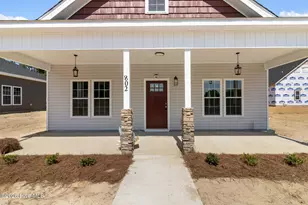 802 Holmes St, Clinton, NC 28328 - Photo 1
