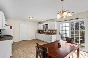 98 Meadow Farms Rd, Richlands, NC 28574 - Photo 7