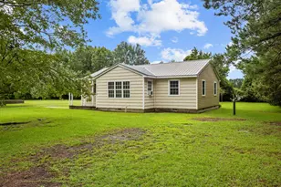 195 Queens Creek Rd, Swansboro, NC 28584 - Photo 1