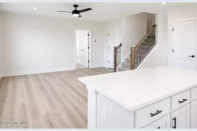 807 Hidden Bridge Drive, Jacksonville, NC 28546 - Photo 5