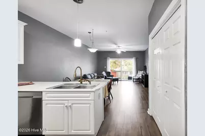 608 W Brown Street #Apt F, Southport, NC 28461 - Photo 7
