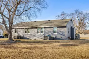 304 Starling St, Jacksonville, NC 28540 - Photo 9