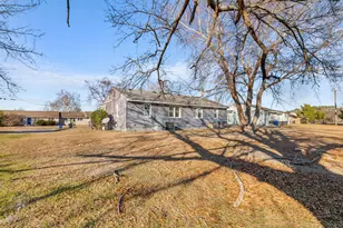 304 Starling St, Jacksonville, NC 28540 - Photo 5