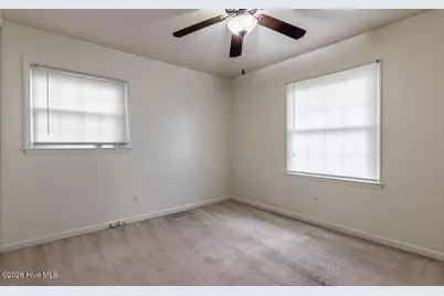 504 Greenbriar Drive, Jacksonville, NC 28546 - Photo 13