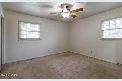 504 Greenbriar Drive, Jacksonville, NC 28546 - Photo 15