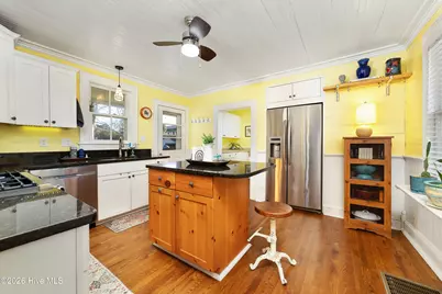 813 N Craven Street, New Bern, NC 28560 - Photo 9