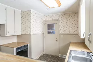 908 Jefferson St, Hamlet, NC 28345 - Photo 9