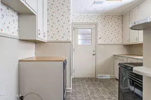 908 Jefferson St, Hamlet, NC 28345 - Photo 13