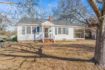 908 Jefferson Street, Hamlet, NC 28345 - Photo 1