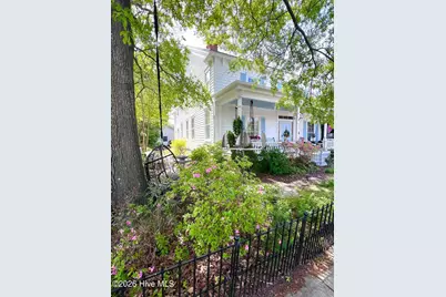 219 Pollock Street, New Bern, NC 28560 - Photo 3