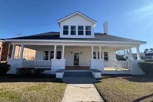 402 College St, Clinton, NC 28328 - Photo 1