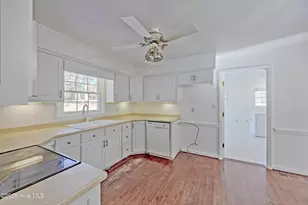 204 N Country Club Rd, Kenansville, NC 28349 - Photo 17