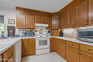 228 Star Hill Dr, Cape Carteret, NC 28584 - Photo 21