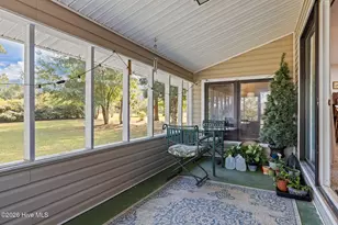 228 Star Hill Dr, Cape Carteret, NC 28584 - Photo 37
