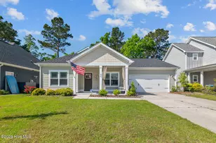 46 E Cloverfield Ln, Hampstead, NC 28443 - Photo 1
