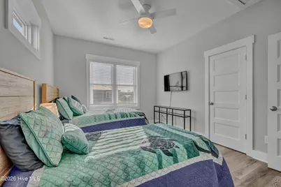305 Columbia Avenue, Carolina Beach, NC 28428 - Photo 43