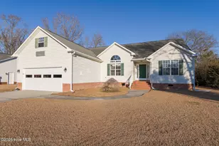 208 8th St, New Bern, NC 28560 - Photo 1